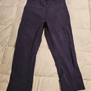Lululemon crop legging sz 8 purple capri
